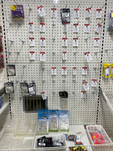 1122823-59 Lot of fishing equipment and accessories