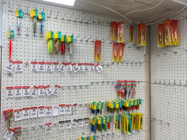 1122823-78 Lot of fishing equipment and accessories