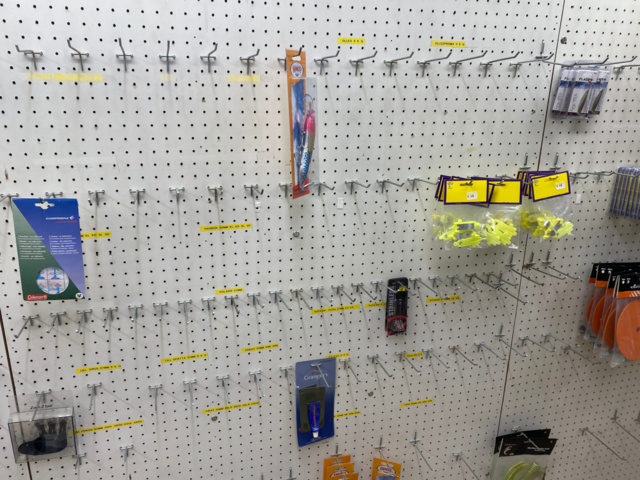 1122823-82 Lot of fishing equipment and accessories