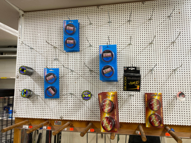 1122823-89 Lot of fishing equipment and accessories