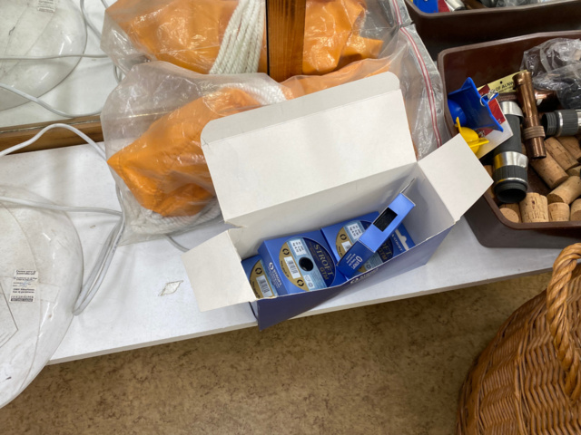 1122823-93 Lot of fishing equipment and accessories