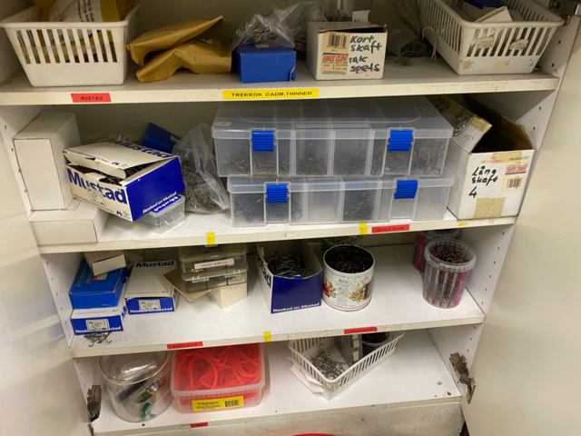 1122823-108 Lot of fishing equipment and accessories