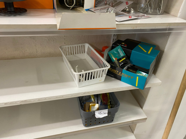 1122823-113 Lot of fishing equipment and accessories