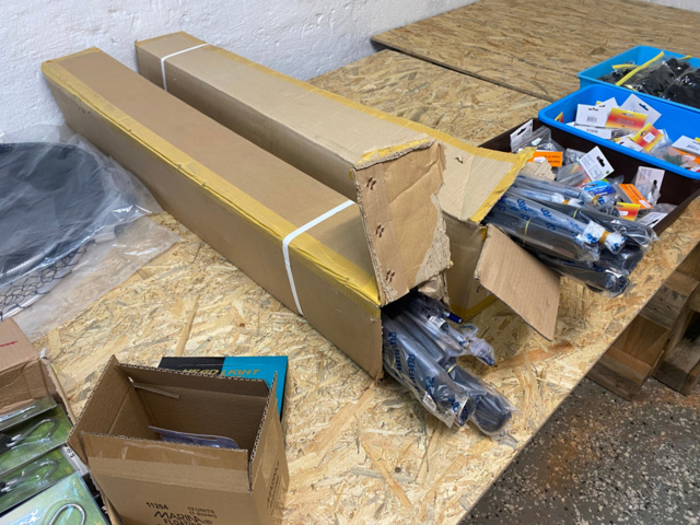 1122823-133 Lot of fishing equipment and accessories