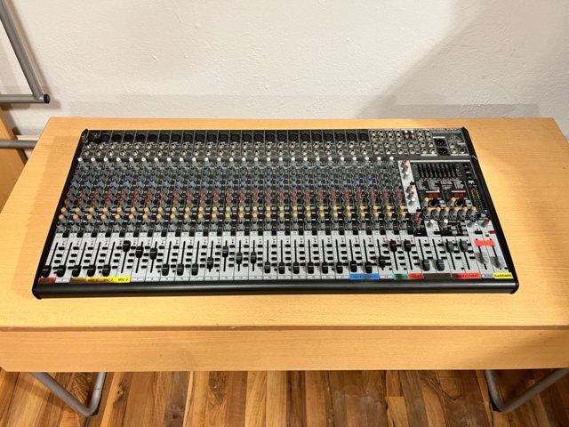 EURODESK SX3242FX 32入力アナログ・ミキサー