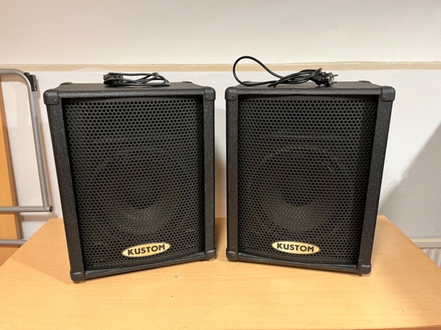1067070-1 2 active speakers - Kustom KSC12P