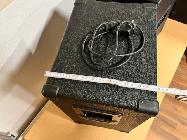 1067070-8 2 active speakers - Kustom KSC12P