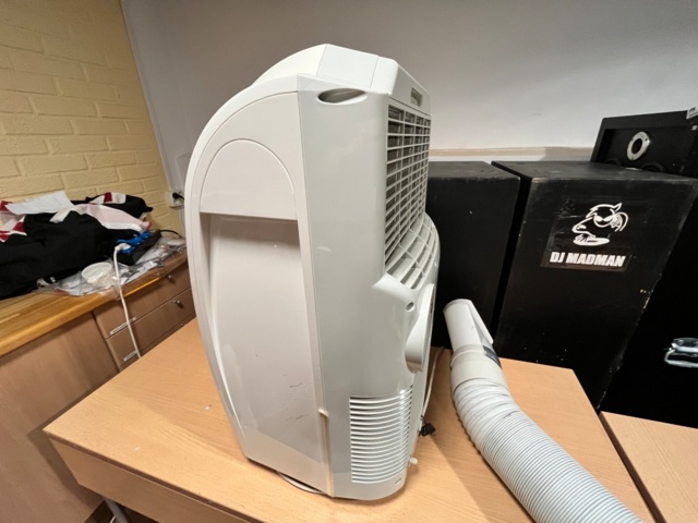 1067084-4 Air conditioning Zibro P 126 with ventilation hose