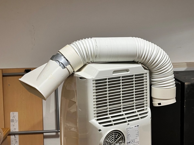 1067084-6 Air conditioning Zibro P 126 with ventilation hose