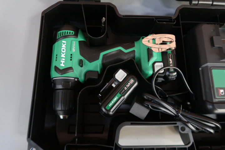 1123229-3 Screwdriver HiKOKI DS12DA with 12V, 2x2.5Ah battery and charger
