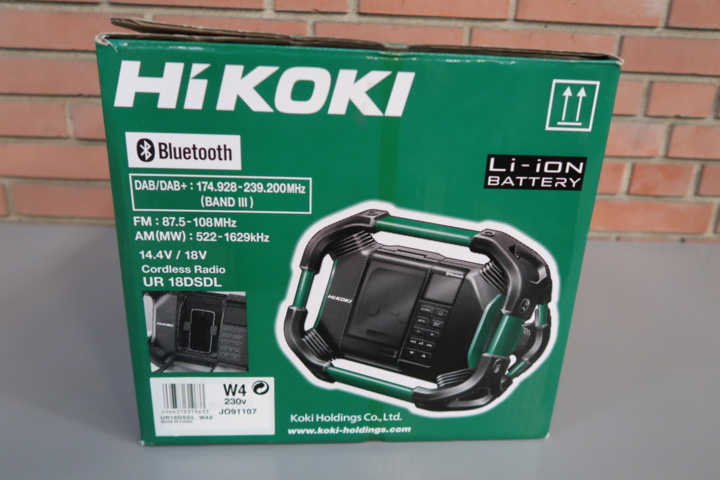 Construction radio HiKOKI UR18DSDL with Bluetooth - PS Auction