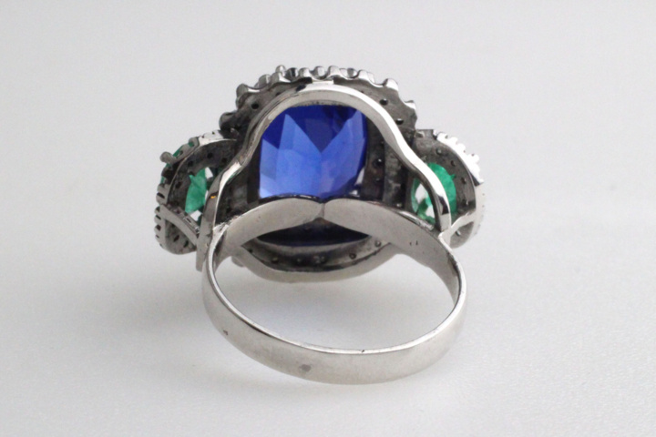 1123625-6 Ring 14K White Gold with Tanzanite, Emeralds and Diamonds