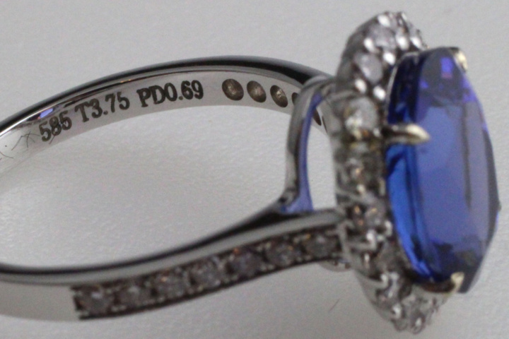 1123635-6 Ring 14K White Gold with Tanzanite and Diamonds