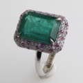1123636-1 Ring 14K White Gold with Emerald and Diamonds