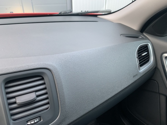 1123961-23 Volvo V60 T3 Manual, 150hp Momentum 2012