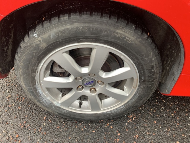 1123961-37 Volvo V60 T3 Manual, 150hp Momentum 2012