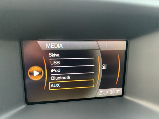 1123961-21 Volvo V60 T3 Manual, 150hp Momentum 2012