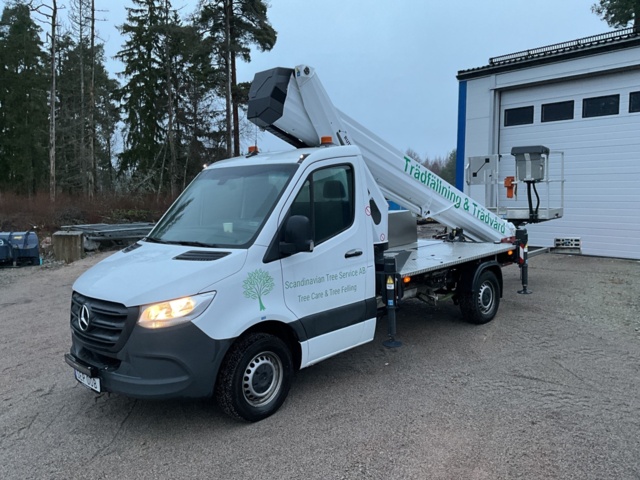 1061994-1 Mercedes-Benz Sprinter 314 CDI RWD Chassis 2.2 CDI with Ruthmann Lift TB 290