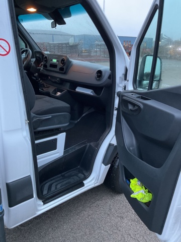 1061994-19 Mercedes-Benz Sprinter 314 CDI RWD Chassis 2.2 CDI with Ruthmann Lift TB 290