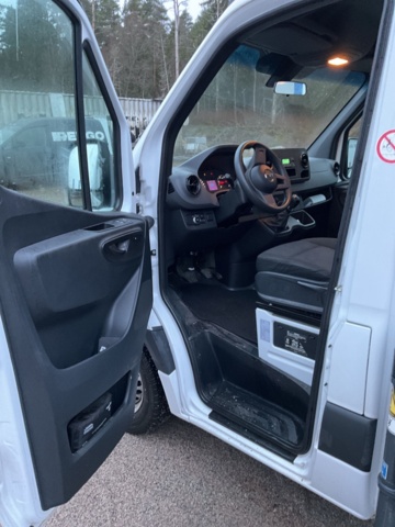 1061994-21 Mercedes-Benz Sprinter 314 CDI RWD Chassis 2.2 CDI with Ruthmann Lift TB 290