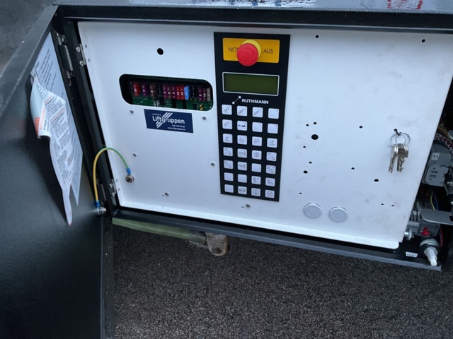 1061994-44 Mercedes-Benz Sprinter 314 CDI RWD Chassis 2.2 CDI with Ruthmann Lift TB 290