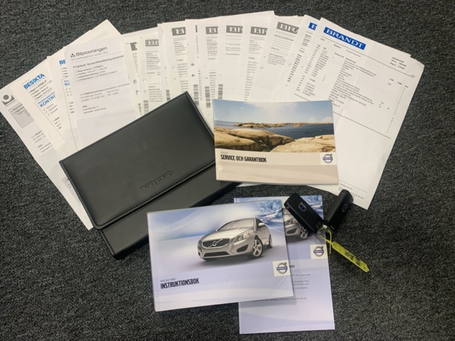 1123961-57 Volvo V60 T3 Manual, 150hp Momentum 2012