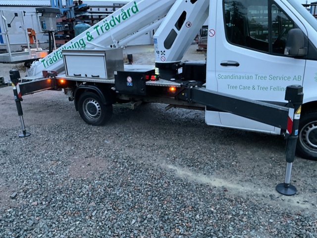 1061994-52 Mercedes-Benz Sprinter 314 CDI RWD Chassis 2.2 CDI with Ruthmann Lift TB 290