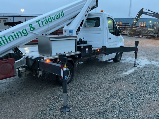 1061994-54 Mercedes-Benz Sprinter 314 CDI RWD Chassis 2.2 CDI with Ruthmann Lift TB 290