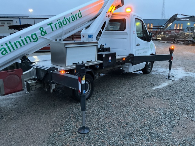 1061994-55 Mercedes-Benz Sprinter 314 CDI RWD Chassis 2.2 CDI with Ruthmann Lift TB 290