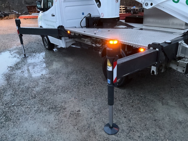 1061994-56 Mercedes-Benz Sprinter 314 CDI RWD Chassis 2.2 CDI with Ruthmann Lift TB 290