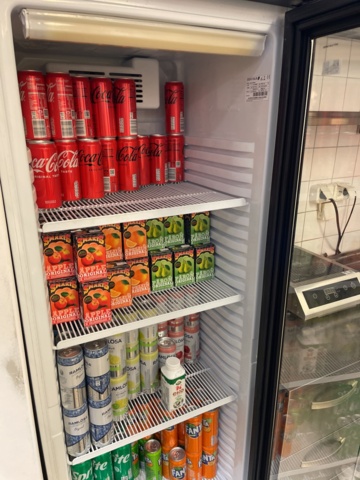 1085878-3 Beverage cooler with glass door Tefcold CEV425CP/R600a