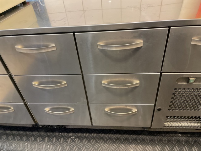 1085884-3 Cooler with 10 drawers & stainless steel workbench