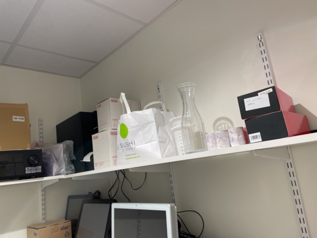 1085907-6 Everything in the room - Various electronics, tables, chairs and more