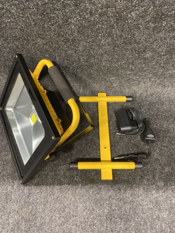 1118720-4 Arbetslampa LED 50W uppladdningsbar