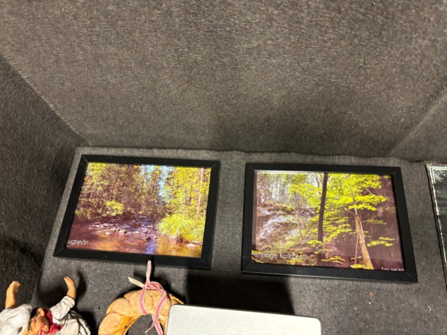 898662-5 Tin signs, lamps, clock, tea cans etc