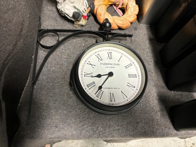 898662-7 Tin signs, lamps, clock, tea cans etc