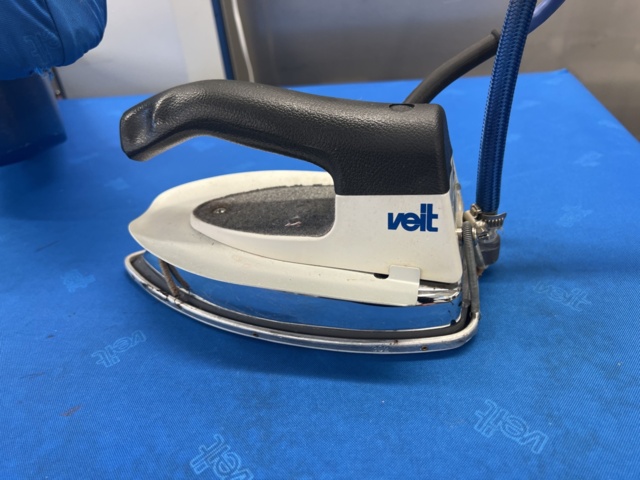 1052596-5 Ironing board with iron Veit VarioSet