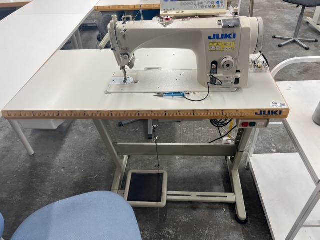 1052605-4 Sewing machine Juki DDL-9000B-SS -2013