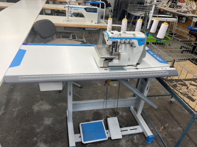 1052618-1 Sewing machine Jack E4-5-03/233