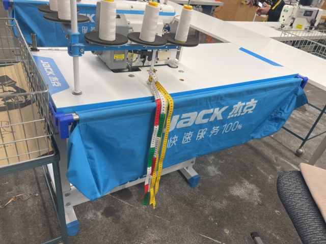 1052618-6 Sewing machine Jack E4-5-03/233