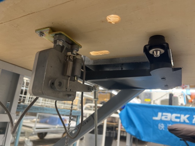 1052618-9 Sewing machine Jack E4-5-03/233