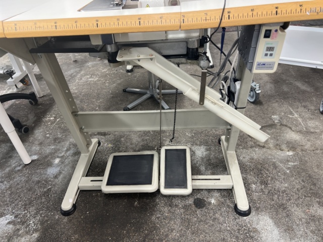 1052616-6 Sewing machine Juki MO-6814S