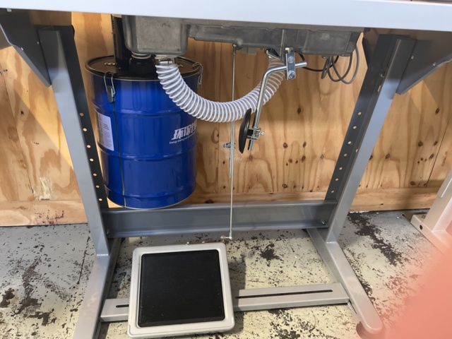 1116939-2 Sewing machine Zoje with table & pedal