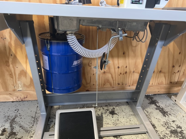 1116939-3 Sewing machine Zoje with table & pedal