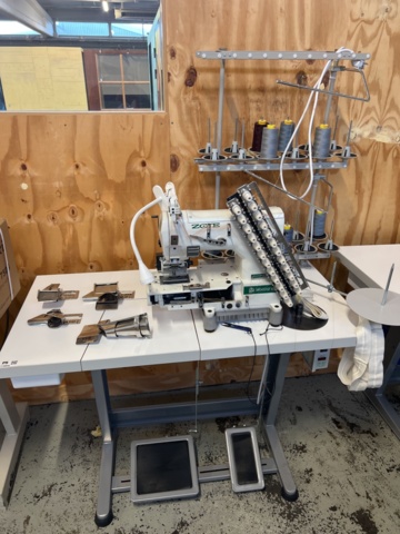 1116940-1 12 needle Sewing machine Zoje with table & pedals