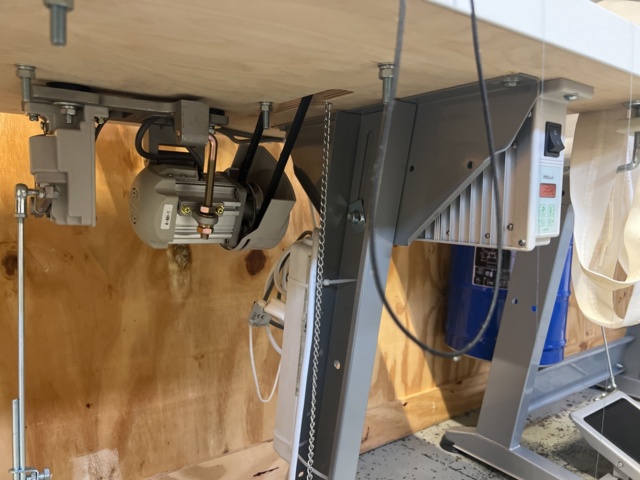1116940-3 12 needle Sewing machine Zoje with table & pedals