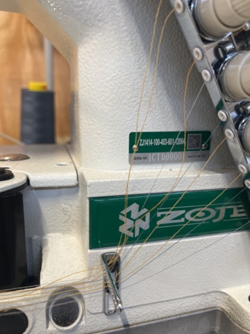 1116940-6 12 needle Sewing machine Zoje with table & pedals