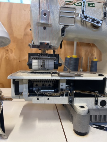 1116940-7 12 needle Sewing machine Zoje with table & pedals