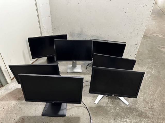 Monitors, 7 pcs - PS Auction - We value the future - Largest in net ...