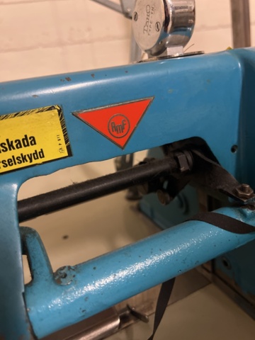 1116948-8 Sewing machine AMF with table & pedals